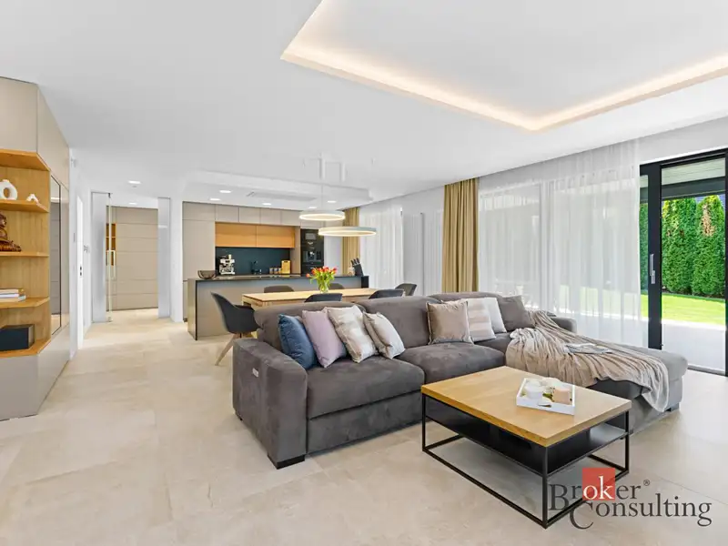Pronájem rodinného domu 162 m², pozemek 916 m², Průhonice – náhled fotky 2