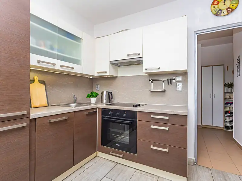 Prodej bytu 2+1 56 m², Praha – náhled fotky 1