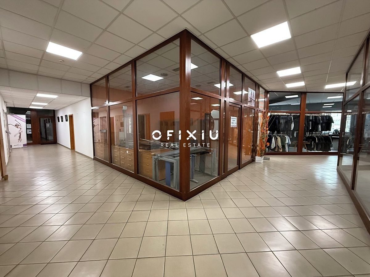 Pronájem obchodního prostoru 31 m² – fotografie 2