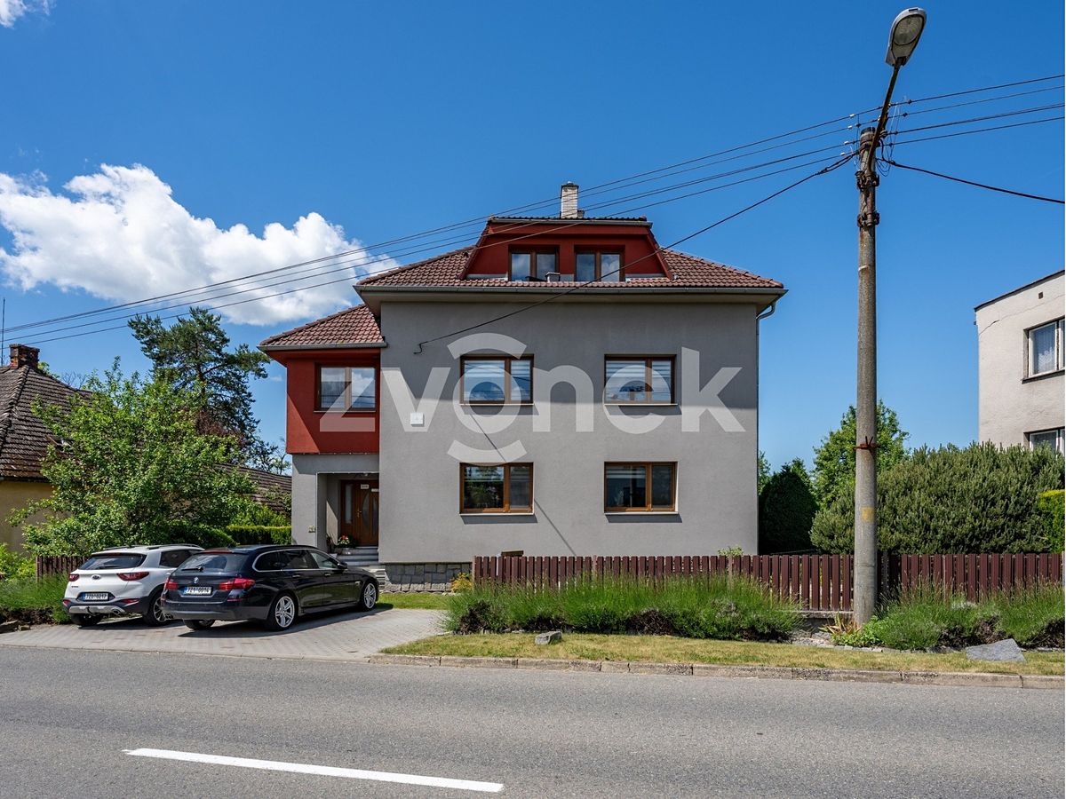 Prodej rodinného domu 284 m², pozemek 784 m²