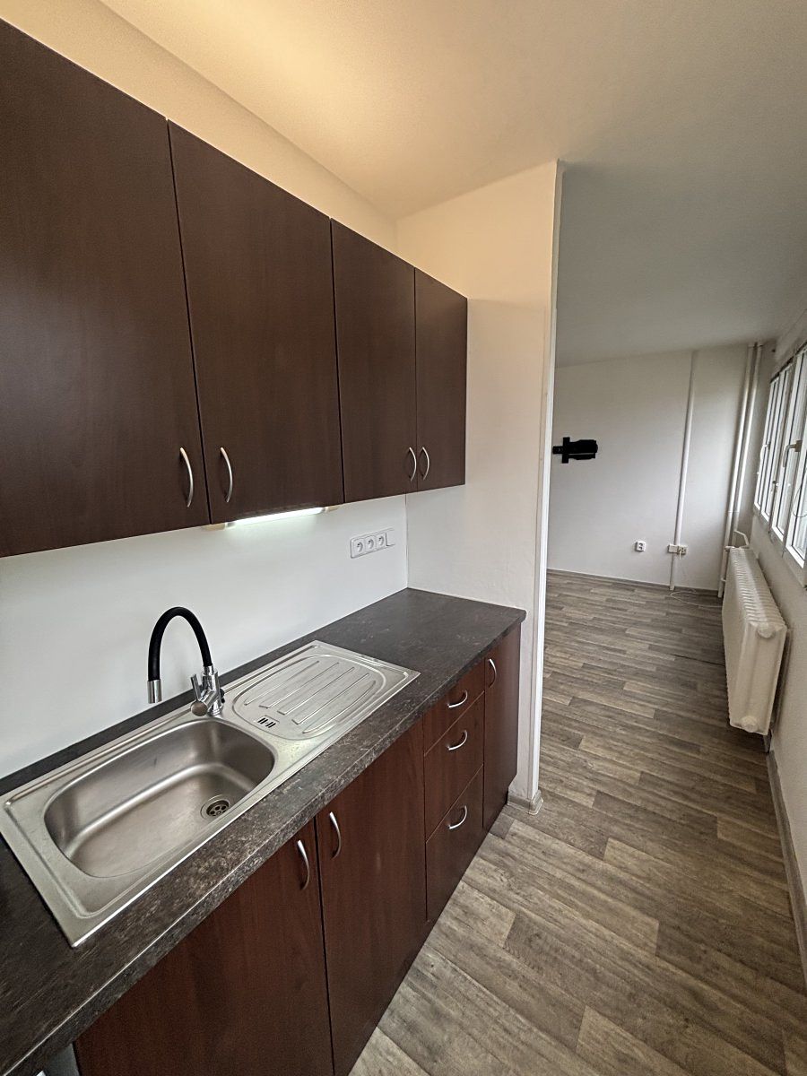Pronájem bytu 1+kk 28 m² – fotografie 5
