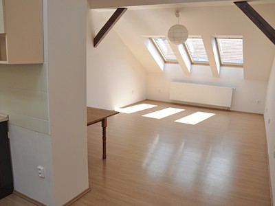 Pronájem bytu 3+kk 91 m²