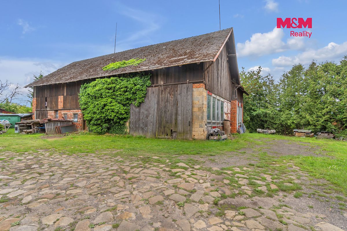 Prodej rodinného domu 100 m², pozemek 885 m² – fotografie 2