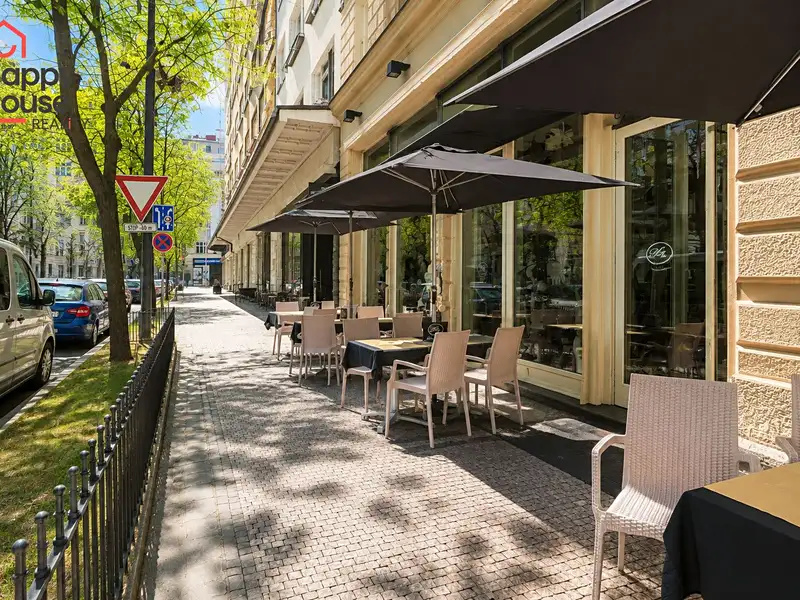 Pronájem kanceláře 224 m², Praha – náhled fotky 2