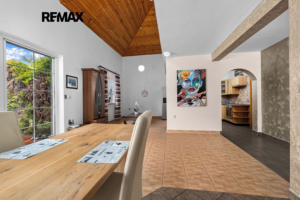 Prodej rodinného domu 199 m², pozemek 1164 m² – fotografie 5