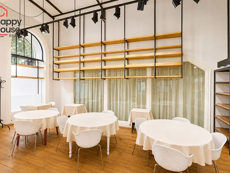 Pronájem kanceláře 224 m², Praha – náhled fotky 1