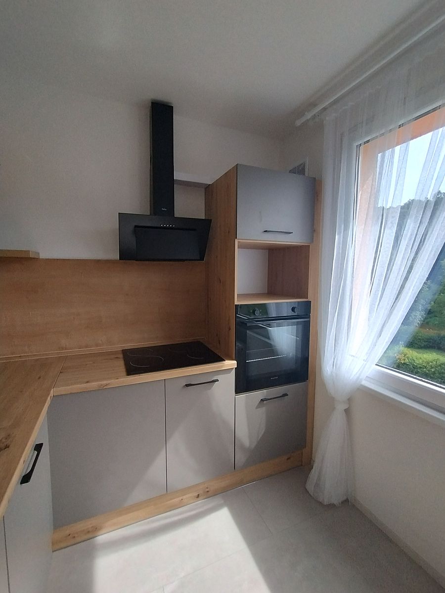 Pronájem bytu 2+1 70 m² – fotografie 3