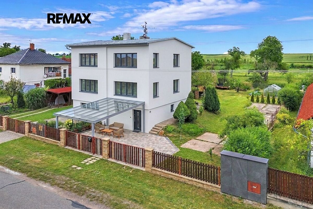 Prodej rodinného domu 130 m², pozemek 711 m² – fotografie 3