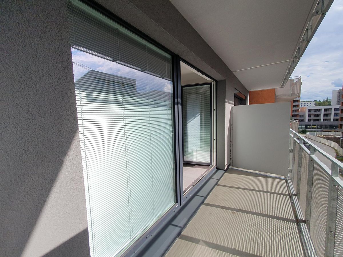 Pronájem bytu 1+kk 52 m² – fotografie 4