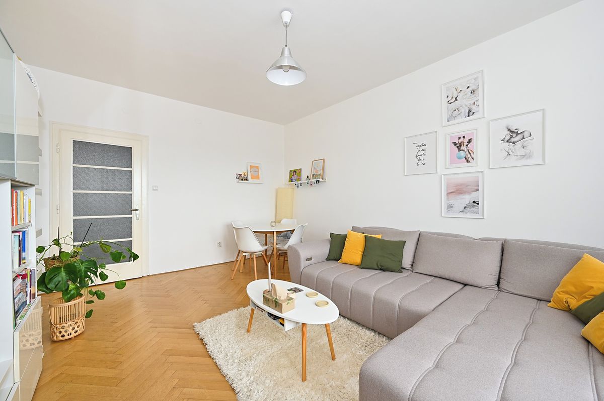Pronájem bytu 2+1 55 m² – fotografie 3
