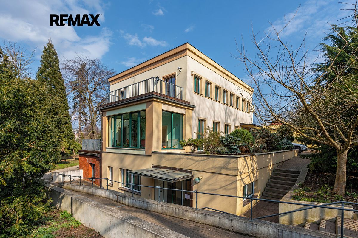 Prodej vily 675 m², pozemek 2791 m²