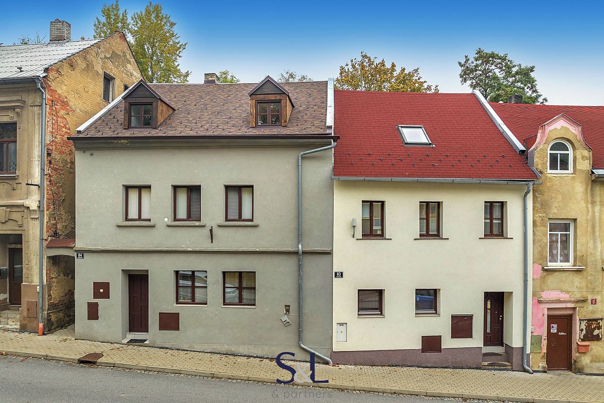 Prodej rodinného domu 240 m², pozemek 292 m²