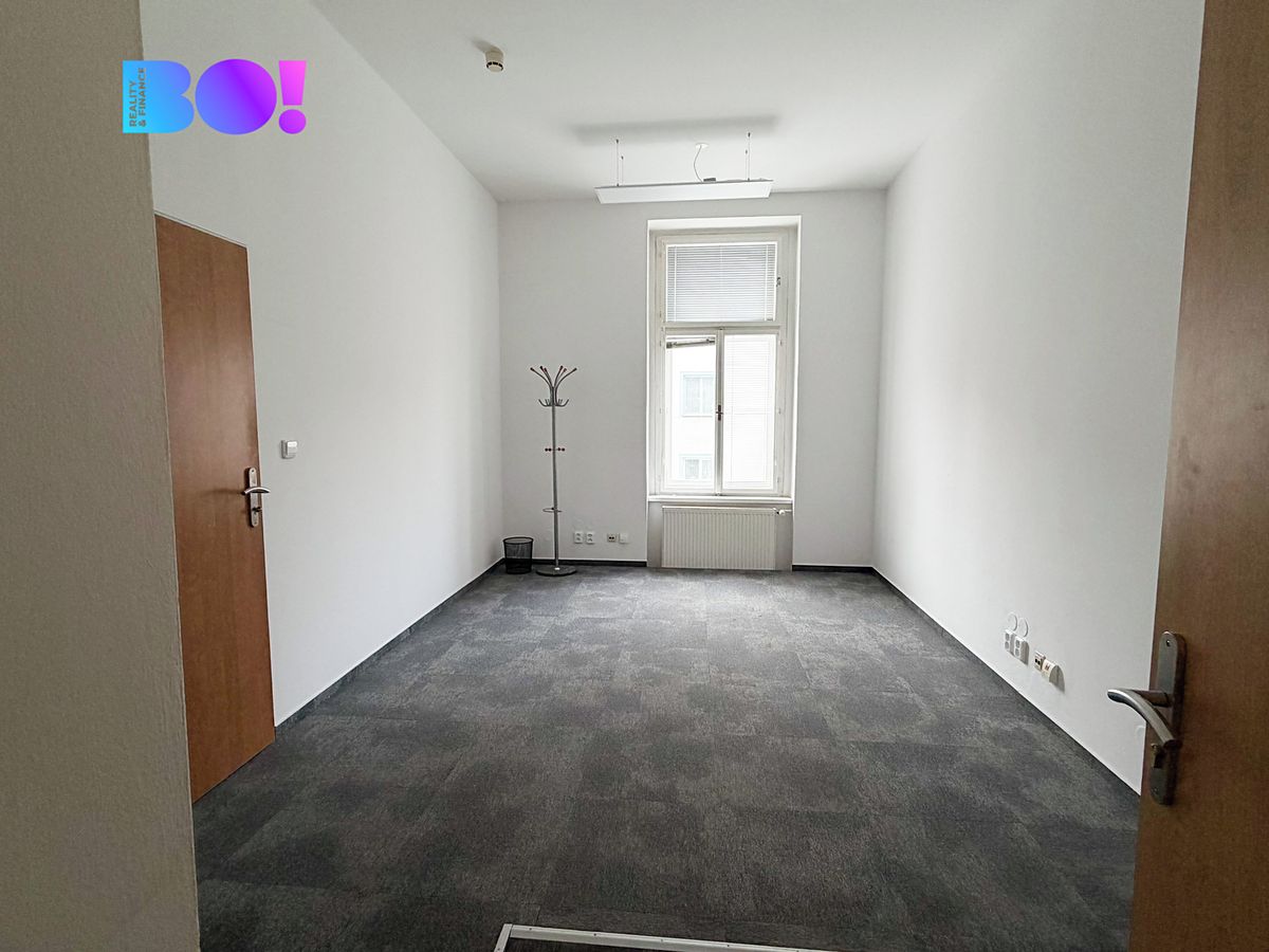 Pronájem kanceláře 100 m² – fotografie 3
