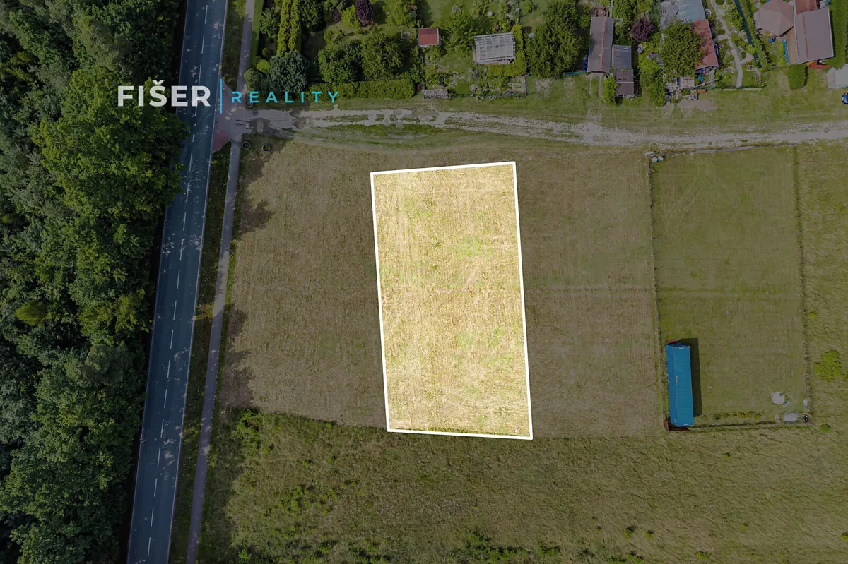 Prodej stavebního pozemku 900 m²