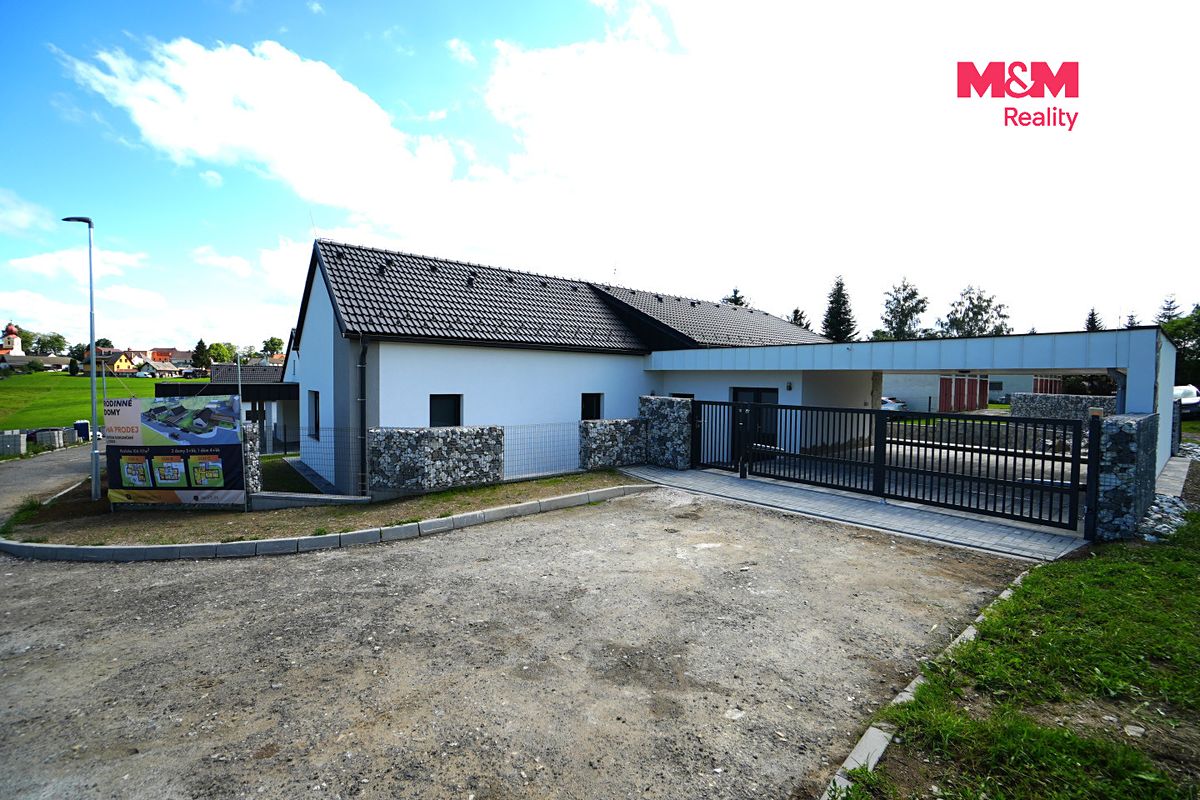 Prodej rodinného domu 180 m², pozemek 582 m² – fotografie 2