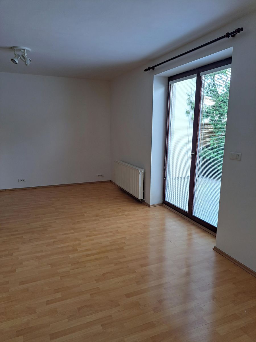 Pronájem rodinného domu 125 m², pozemek 212 m² – fotografie 3
