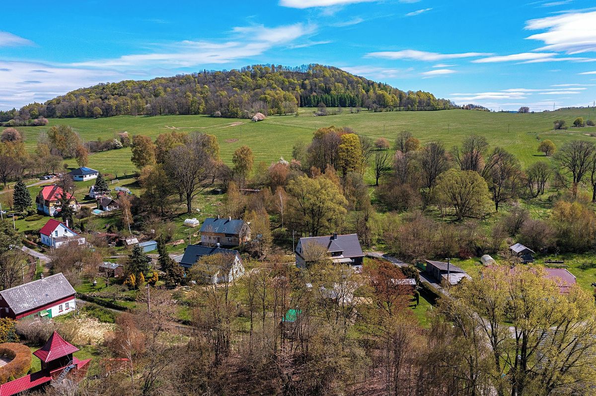 Prodej rodinného domu 380 m², pozemek 1881 m² – fotografie 3