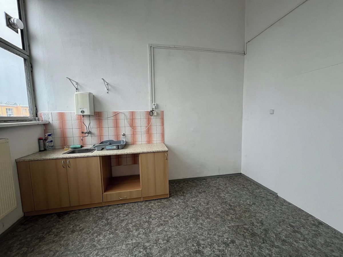 Pronájem kanceláře 54 m² – fotografie 2