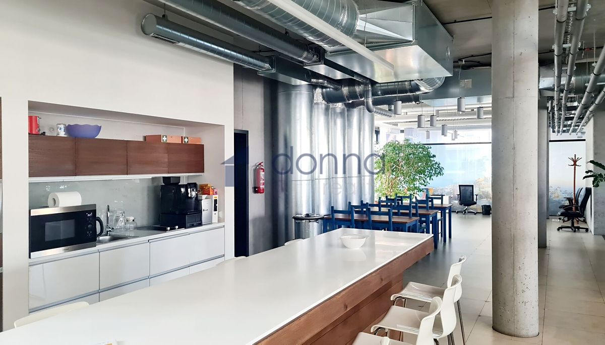 Pronájem kanceláře 400 m² – fotografie 3
