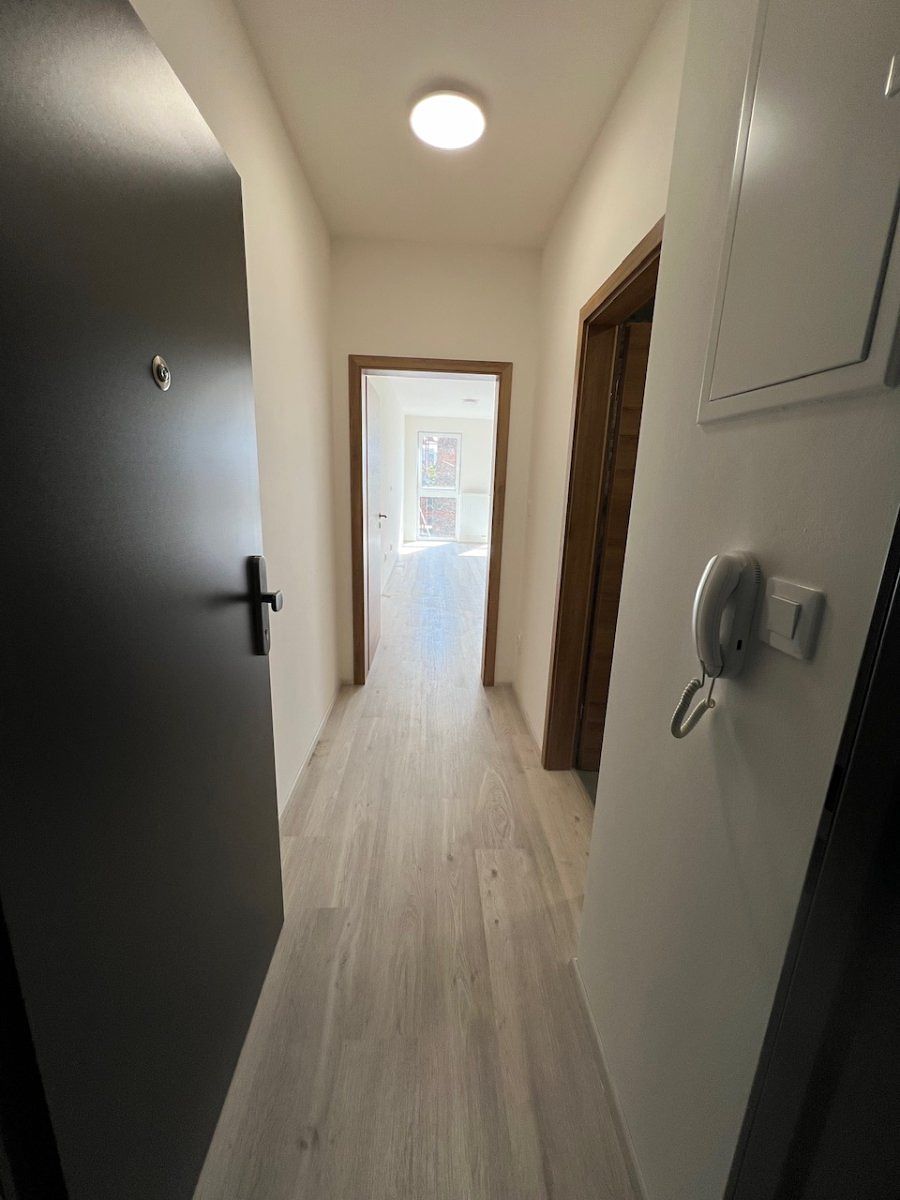 Pronájem bytu 1+kk 29 m² – fotografie 5