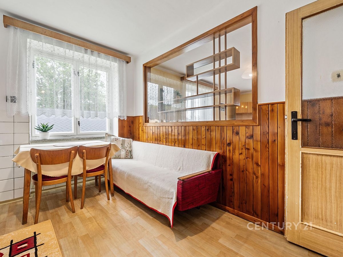 Prodej rodinného domu 140 m², pozemek 1269 m² – fotografie 4