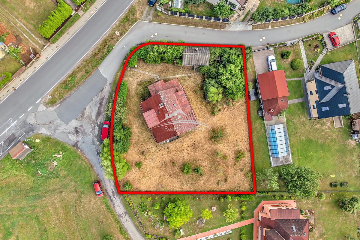 Prodej rodinného domu 120 m², pozemek 1184 m² – fotografie 2