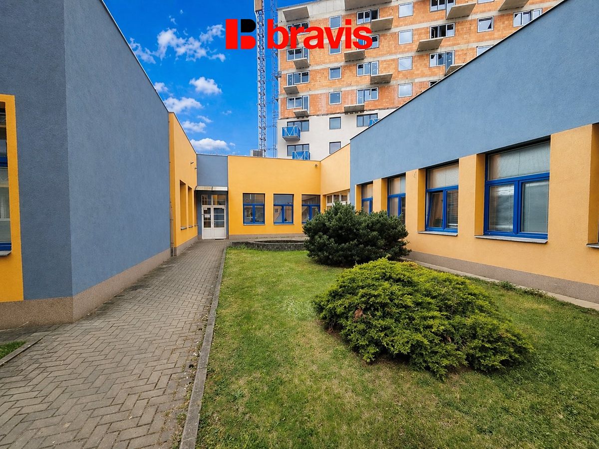 Pronájem kanceláře 25 m² – fotografie 3