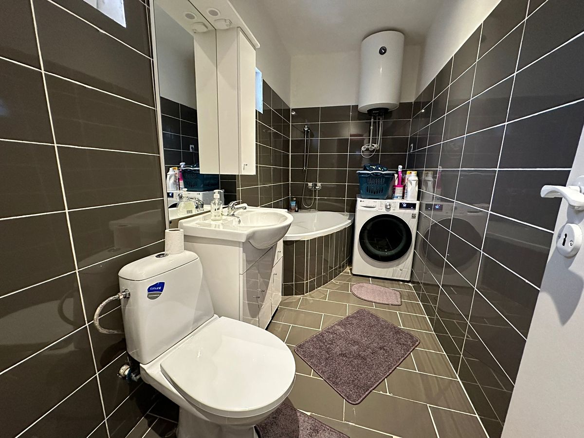 Prodej rodinného domu 194 m², pozemek 200 m² – fotografie 3