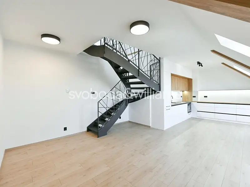 Pronájem bytu 4+kk 108 m², Praha – náhled fotky 2