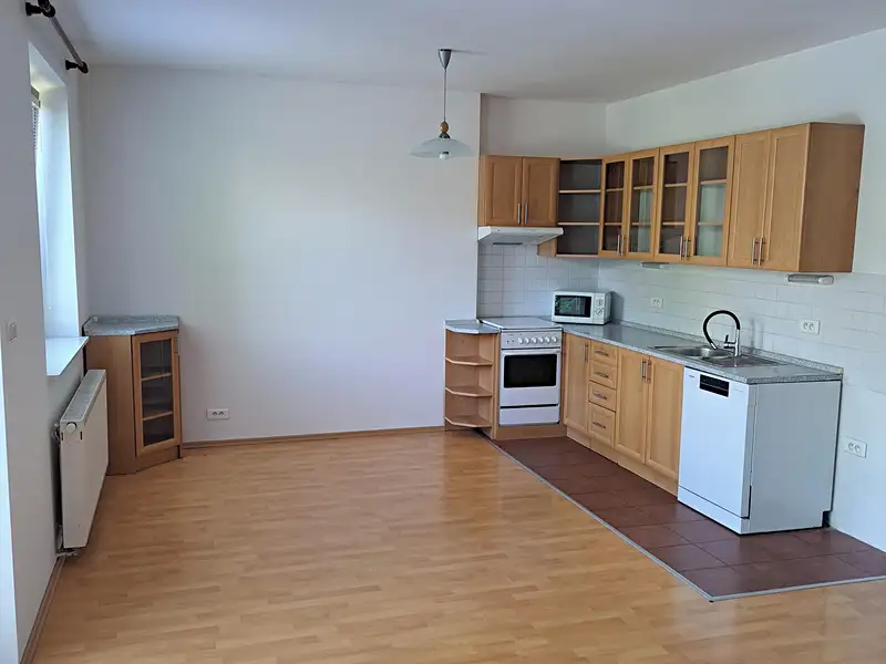 Pronájem rodinného domu 125 m², pozemek 212 m², Zeleneč – náhled fotky 1