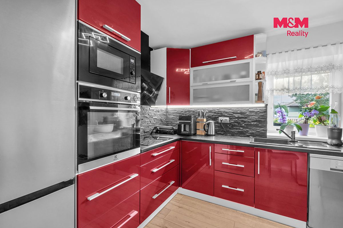 Prodej rodinného domu 105 m², pozemek 433 m² – fotografie 2