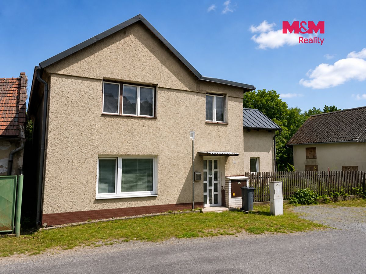 Prodej rodinného domu 313 m², pozemek 927 m² – fotografie 2