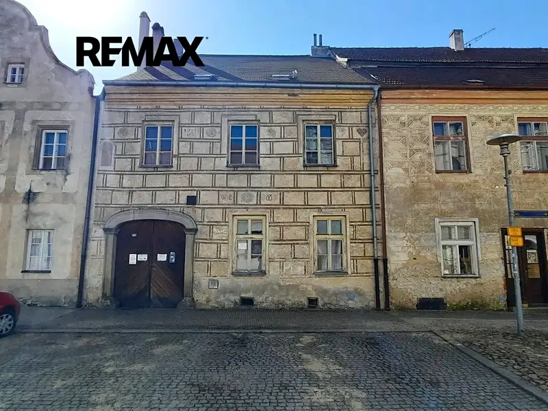 Prodej rodinného domu 416 m², pozemek 445 m², Slavonice – náhled fotky 1
