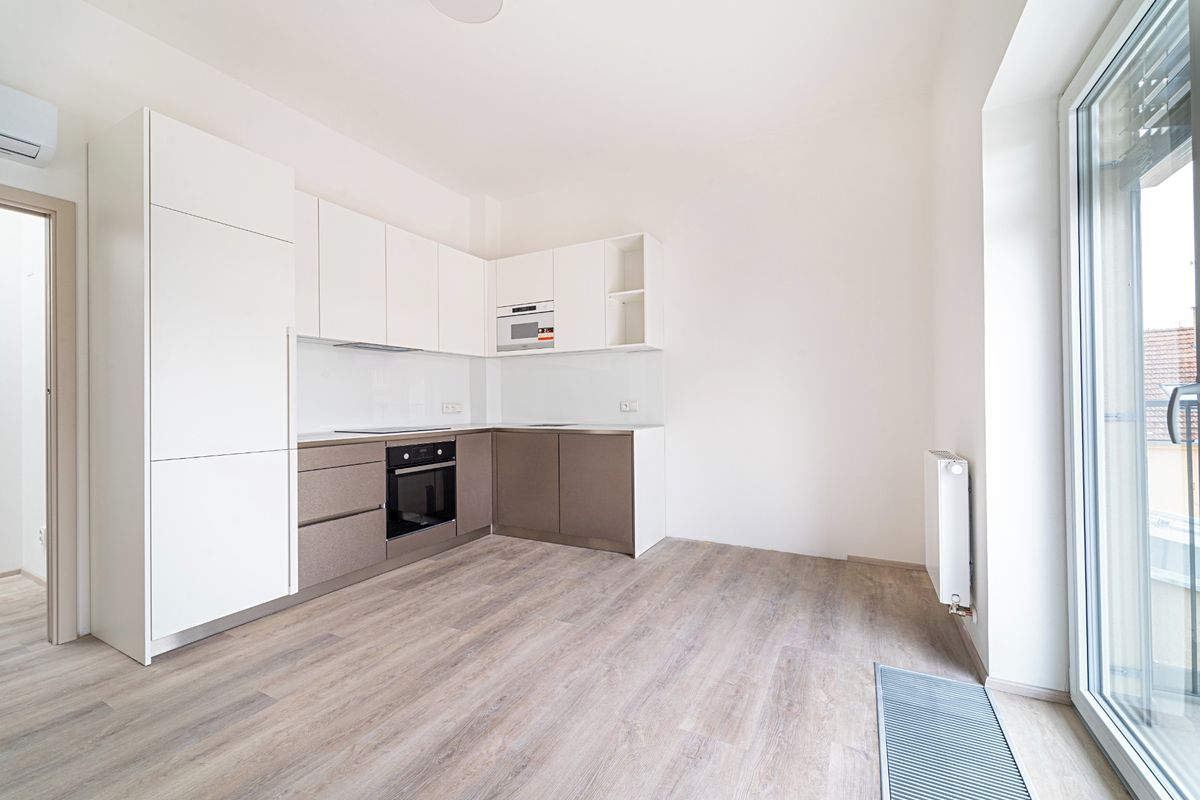 Pronájem bytu 2+kk 45 m² – fotografie 2