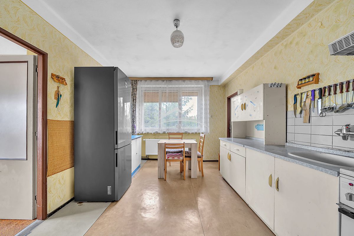 Prodej rodinného domu 120 m², pozemek 1184 m² – fotografie 3