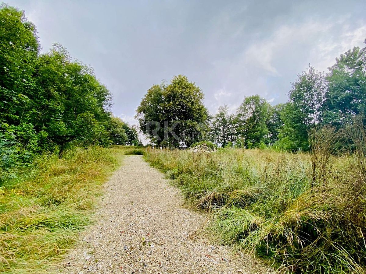 Prodej stavebního pozemku 2552 m² – fotografie 2