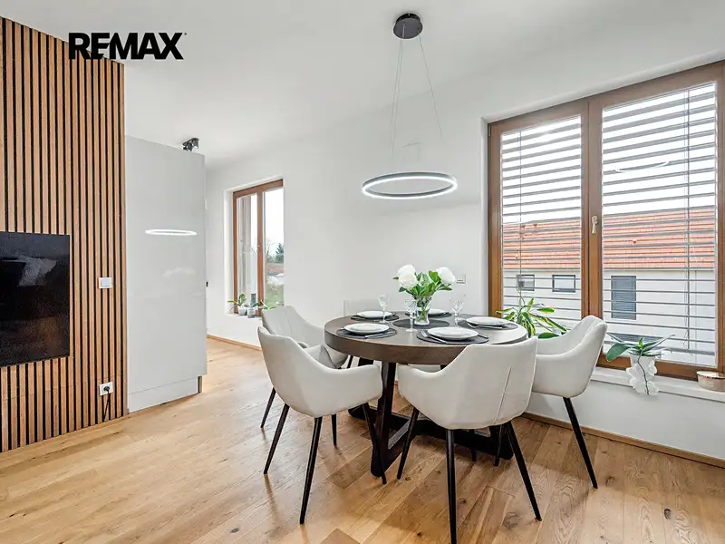 Prodej bytu 3+kk 84 m², Praha – náhled fotky 1