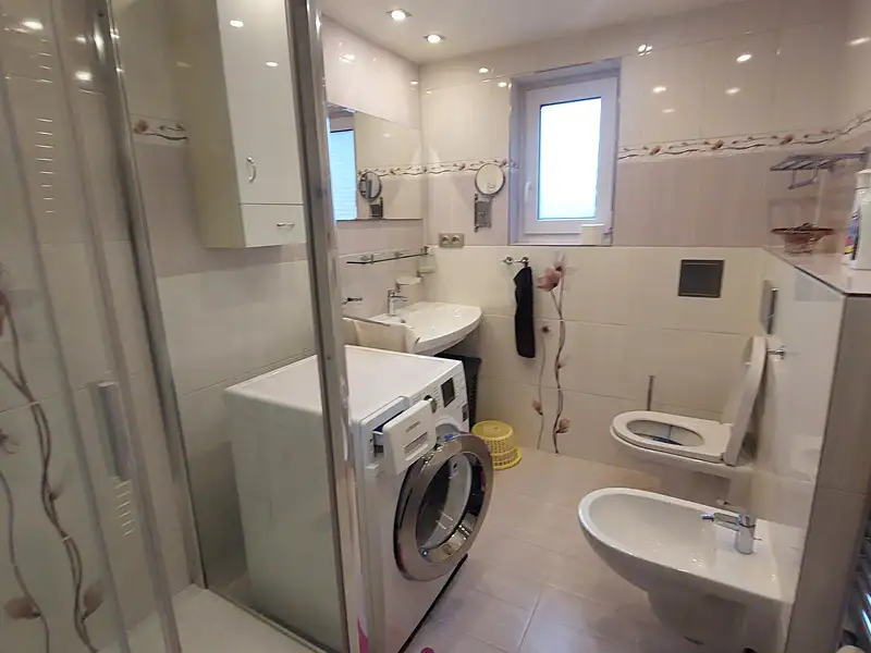 Pronájem bytu pokoje 25 m², Praha – náhled fotky 1