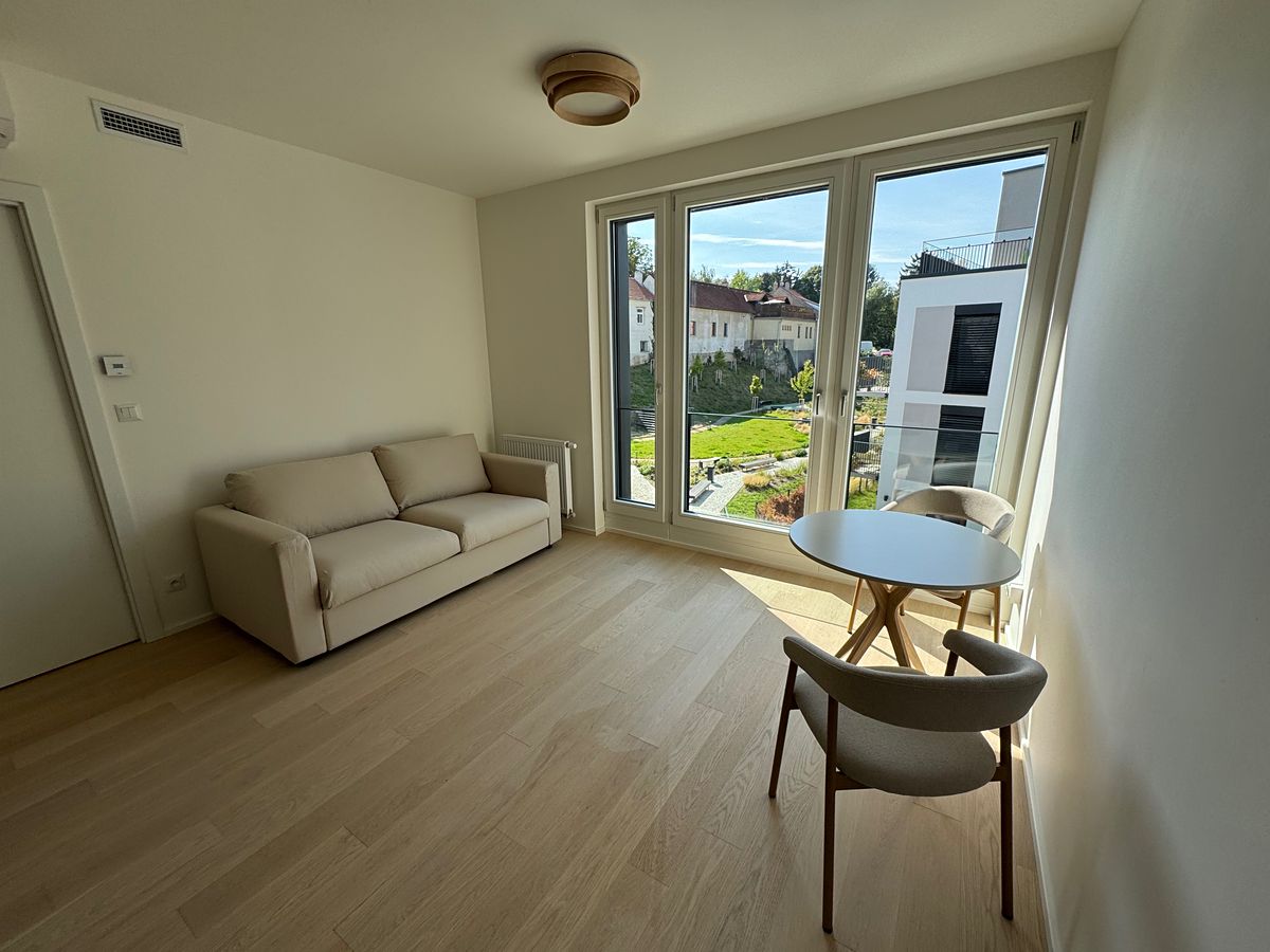 Pronájem bytu 2+kk 35 m²
