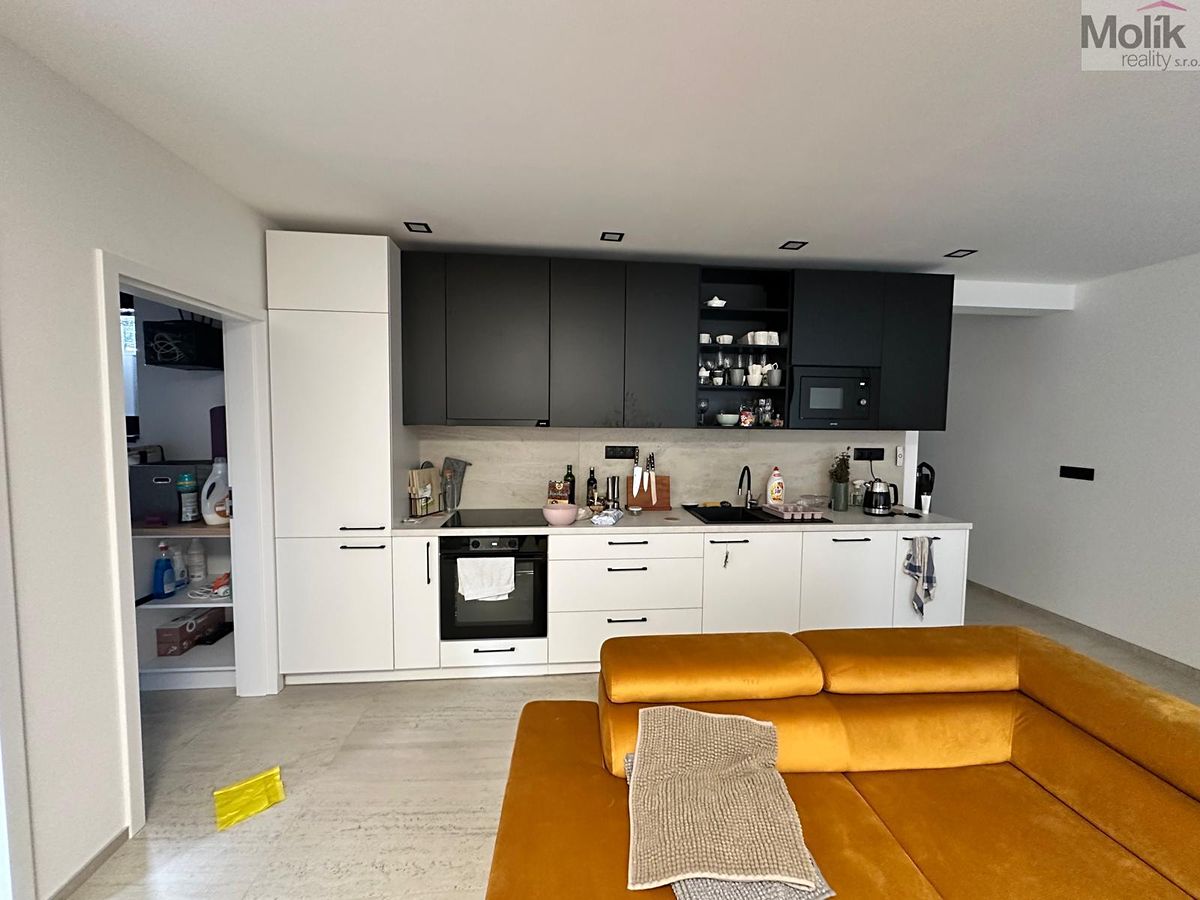 Pronájem bytu 4+kk 97 m²