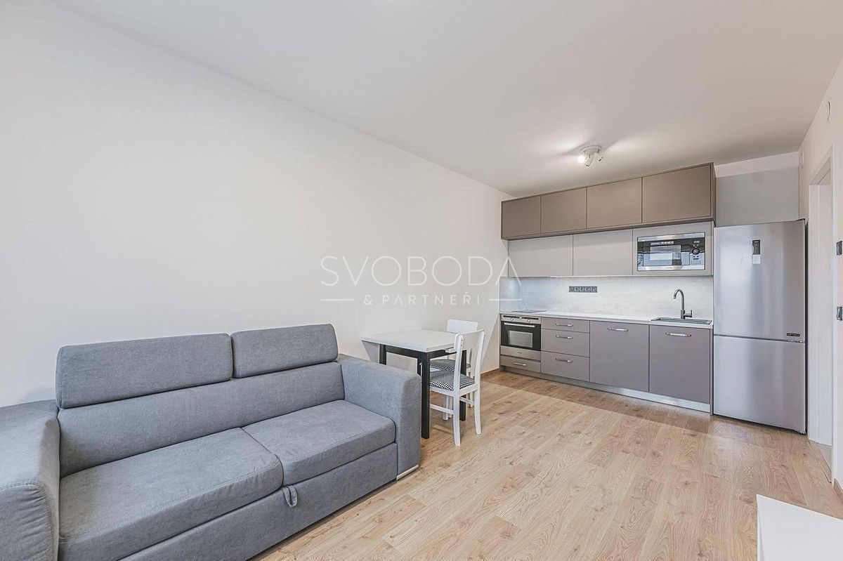 Pronájem bytu 2+kk 39 m² – fotografie 2