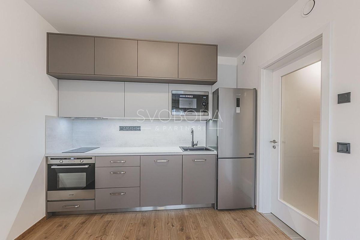 Pronájem bytu 2+kk 39 m² – fotografie 3