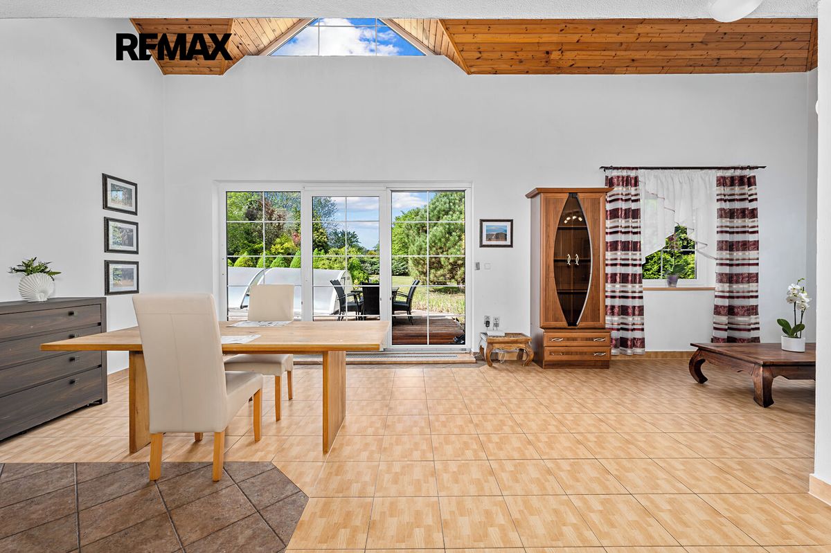 Prodej rodinného domu 199 m², pozemek 1164 m²