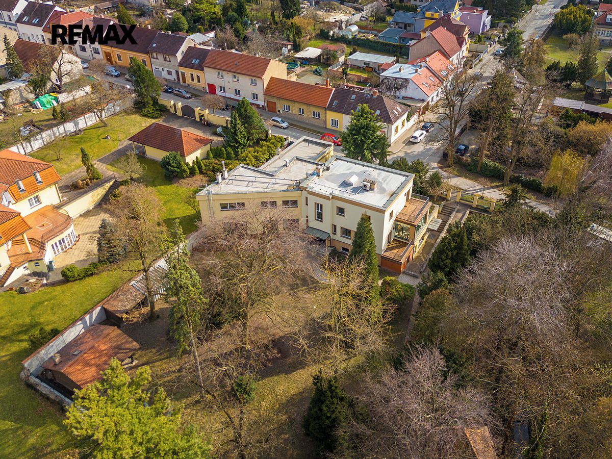 Prodej vily 675 m², pozemek 2791 m² – fotografie 2