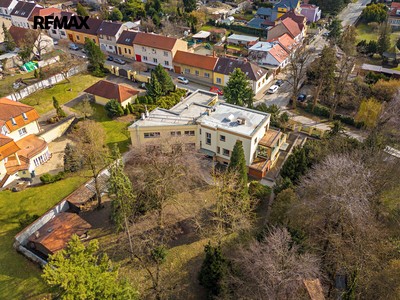 Haus zum Kauf, 675 m² (2 von 56)