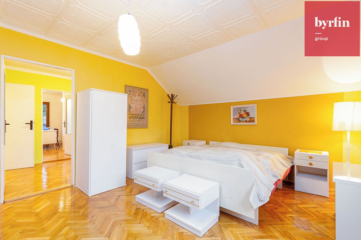 Prodej rodinného domu 314 m², pozemek 775 m² – fotografie 5