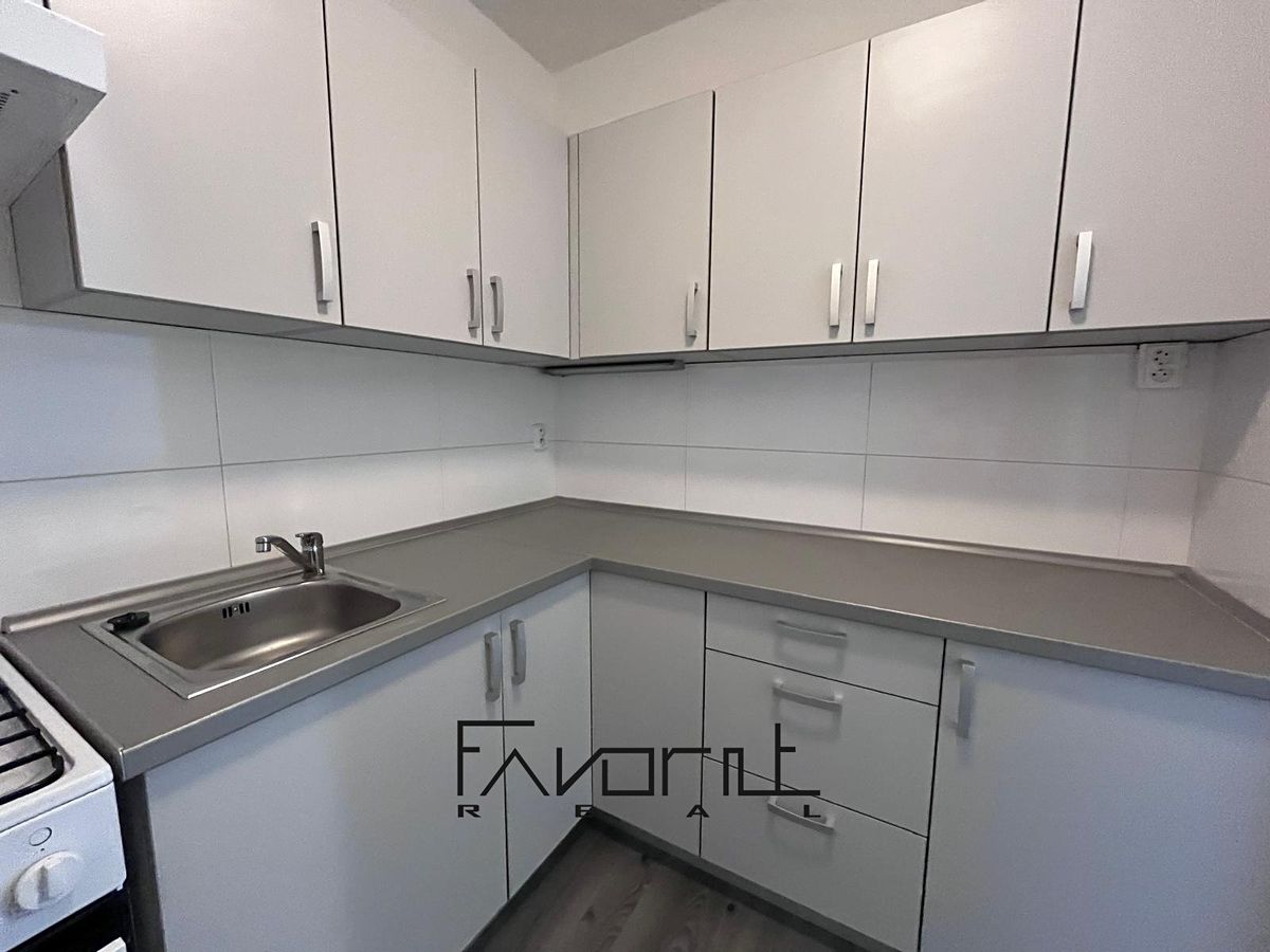 Pronájem bytu 2+kk 40 m² – fotografie 2
