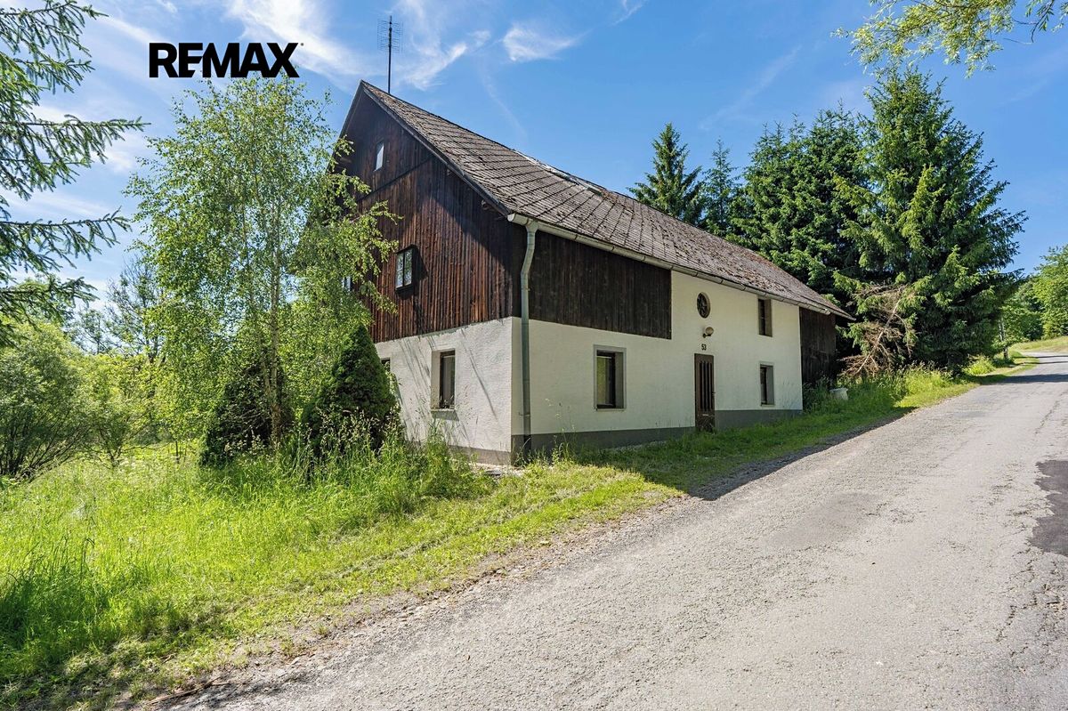 Prodej rodinného domu 185 m², pozemek 1442 m² – fotografie 2