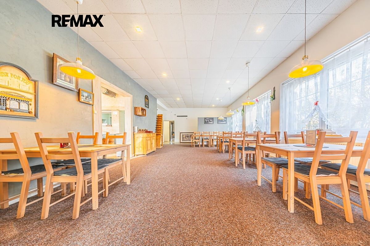 Prodej rodinného domu 249 m², pozemek 460 m² – fotografie 5