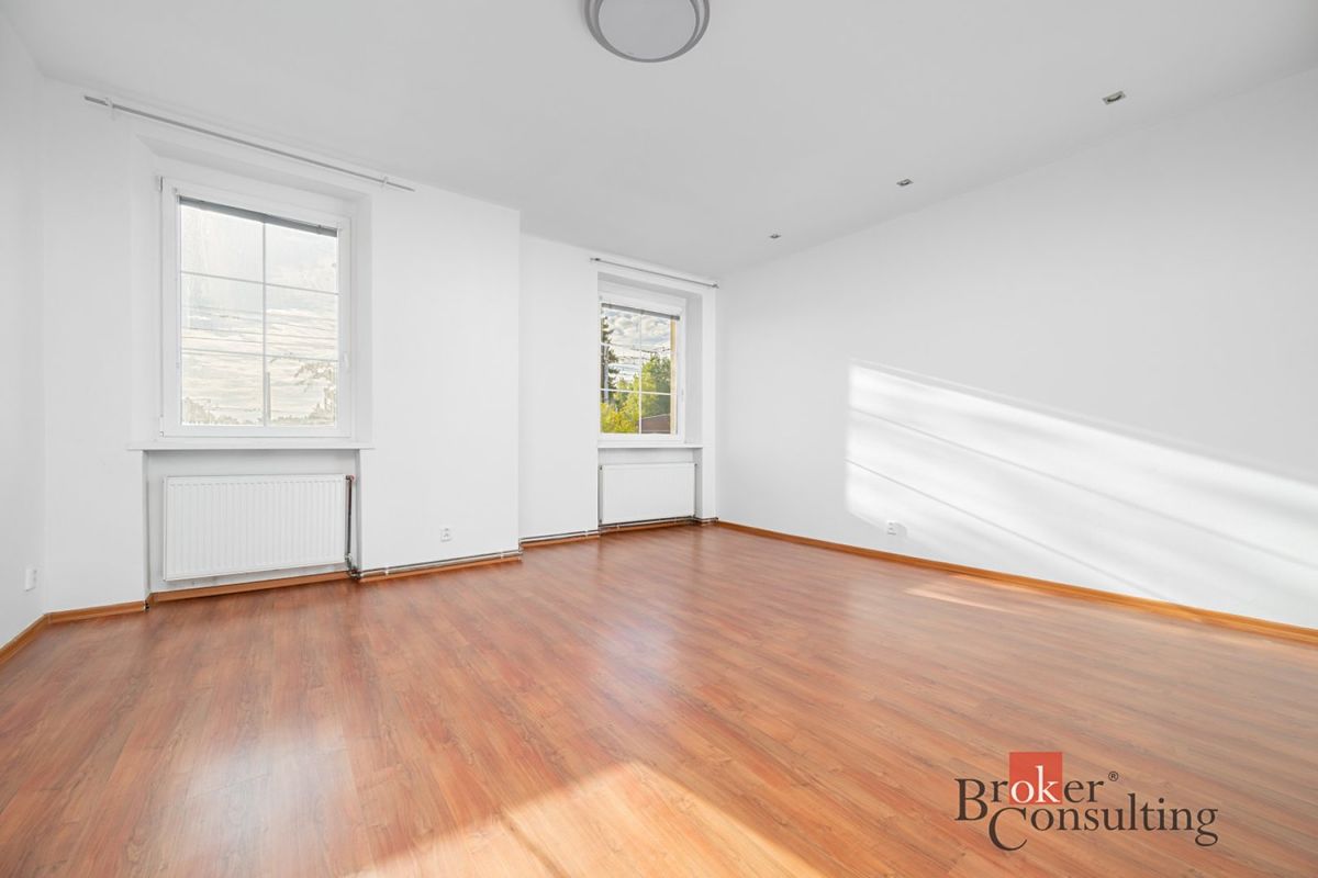 Pronájem bytu 2+1 72 m² – fotografie 2